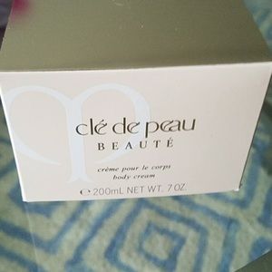 Cle de Peau body cream sealed New with Box